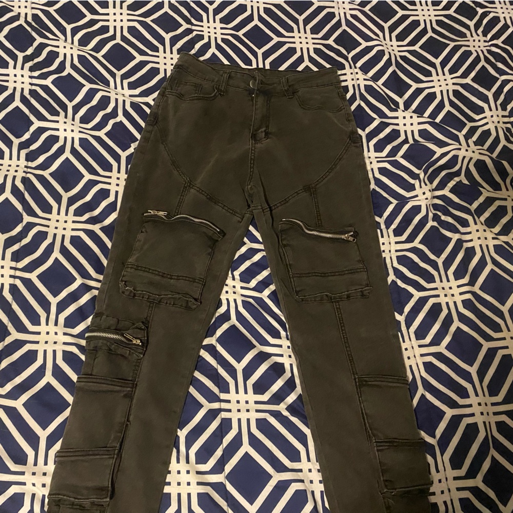 Dark gray zipped skinny jeans